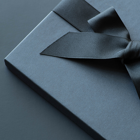 The Role Of Dark Colors In Box Desıgns Of Your E-Commerce Luxury Consumer Products