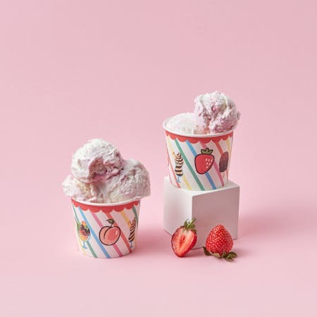 Minimal Luxury or Tropical Sparkle? Aesthetic Trends in Summer Packaging Design