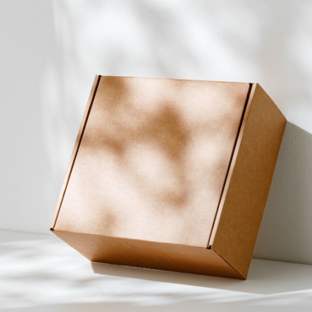 Packaging and Saving: Less Material, More Sustainability