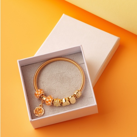 The Balance Between Luxury & Sustainability: Can Premium Packaging Be Green?