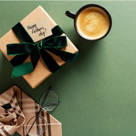 Why Does a Tie, the Essential Accessory for Special Occasions, Need Elegant Packaging?  