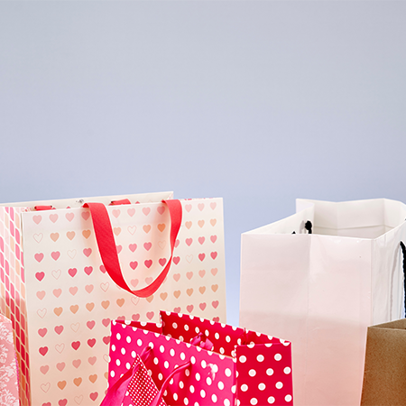 How Bags Used in Holiday Gifting Make a Difference